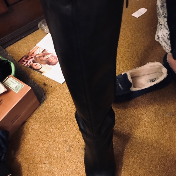 🌟Woman’s Tahiri Boots 🌟 PRICE IS FIRM! - Picture 7 of 7